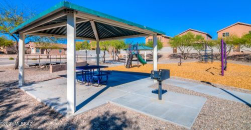 8363 Hunnic Dr, Tucson AZ 85747-5987 exterior