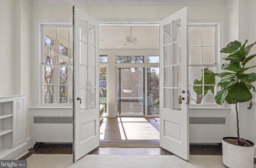 3324 Reservoir Rd, Washington DC  20007-2311 exterior