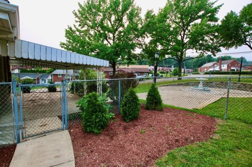 2351 Allender Ave, Pittsburgh, PA 15220-3903