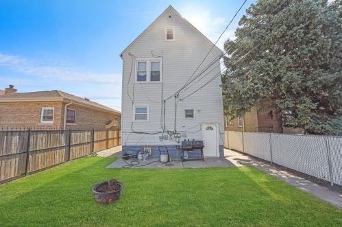 5638 Tripp Ave, Chicago IL 60629-4844 exterior