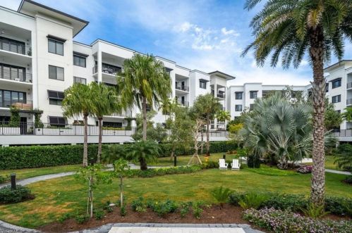 1125 Central Ave, Naples FL 34102-0062 exterior