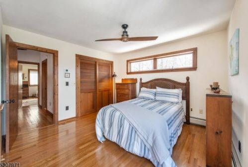 438 Shore Trl, Sparta NJ  07871-1427 exterior