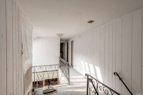 19 Tree Hollow Ln, Huntington Station NY  11746-6315 exterior