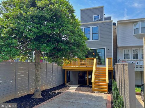 829 Decatur St, Washington DC  20017-3918 exterior