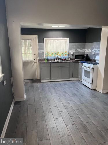 2526 22nd St, Philadelphia PA 19132-1514 exterior