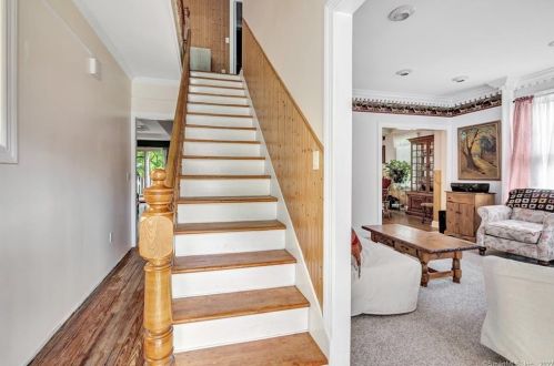 8 Talmadge St, Derby, CT 06418-1005