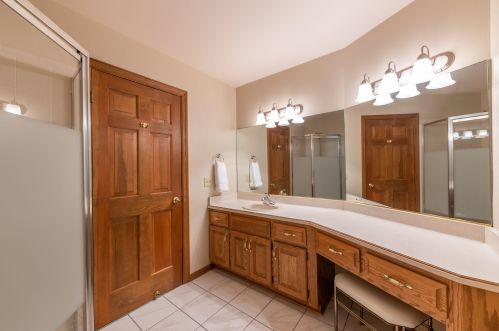 10430 Pne Rdg Rd, Milwaukee WI 53228-3236 exterior