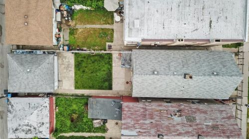 2720 Karlov Ave, Chicago IL 60652-3121 exterior