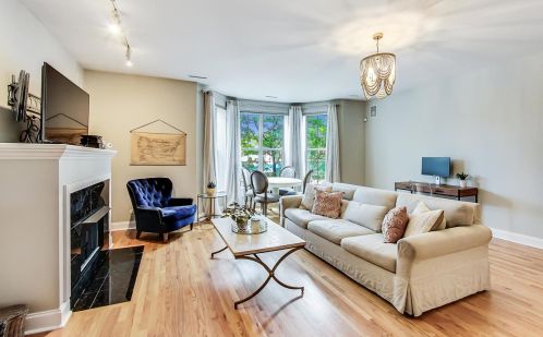 1807 Addison St, Chicago, IL 60613-4269