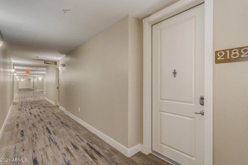 5450 Deer Valley Dr, Phoenix AZ  85054-8118 exterior