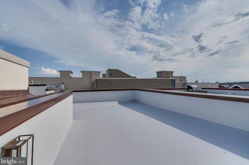 522 Carpenter St, Philadelphia PA 19147-4033 exterior