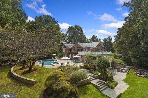 11013 Cripplegate Rd, Rockville MD 20854-1630 exterior