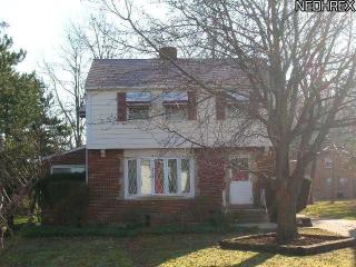 28150 Coolidge Dr, Cleveland, OH 44132-3510