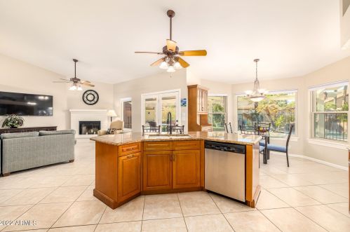 17002 32 Way, Phoenix AZ 85018-3973 exterior