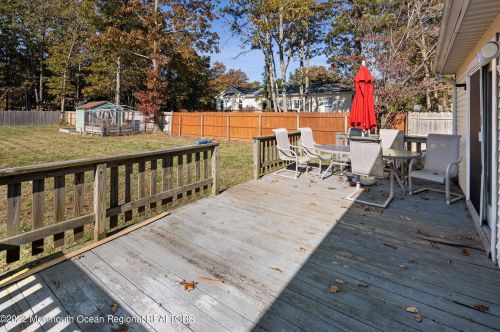 626 Berkeley Ave, Berkeley Township NJ 08721-3703 exterior