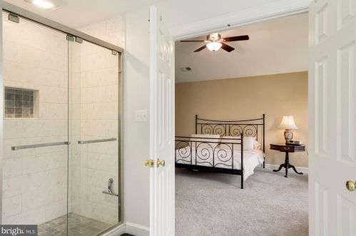 916 Brick Mnr Cir, Silver Spring MD 20905-3819 exterior