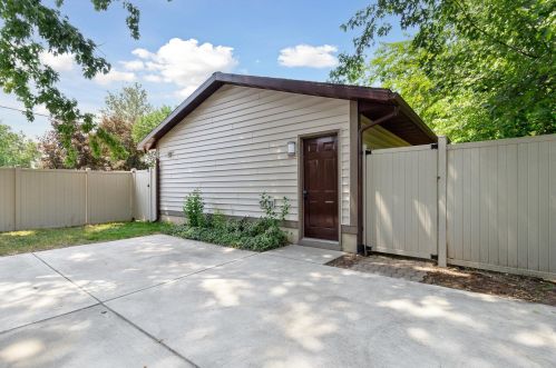 1905 Eldon St, Grand Rapids MI 49525-1549 exterior