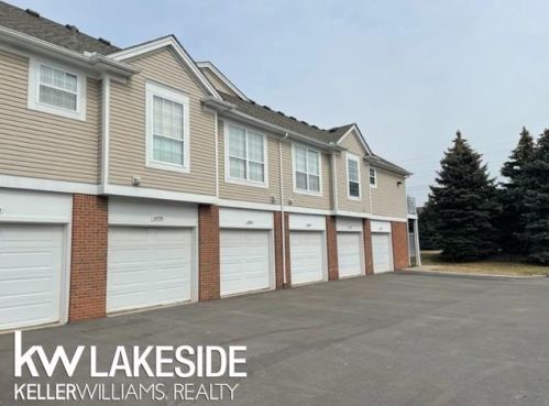 45802 Warwick Dr, Macomb Township MI  48044-4066 exterior