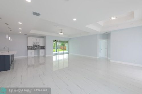 2470 Webster Ln, Fort Pierce FL 34953-5751 exterior