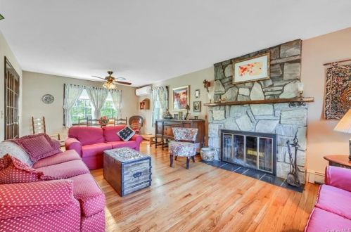 48 Thornwood Dr, Poughkeepsie NY 12603-4119 exterior