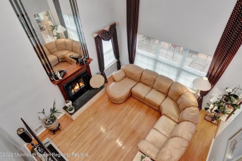 19 Cres Rd, Old Bridge NJ 08857-4101 exterior