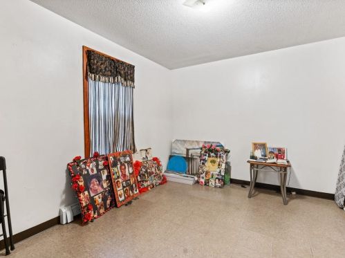 20 Jeffers St, Woonsocket RI 02895-4217 exterior