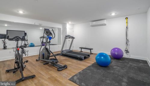 825 Bainbridge St, Philadelphia PA  19147-2009 exterior