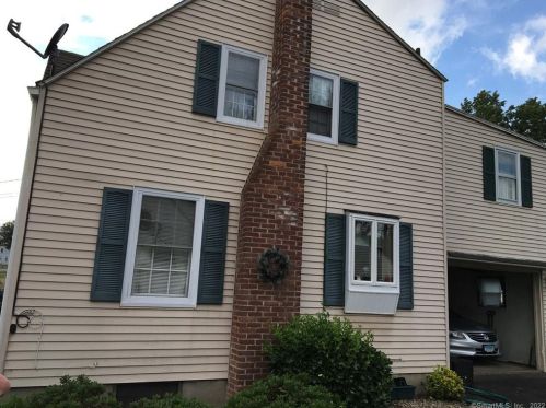 25 Pearl St, Windsor Locks CT 06096-1421 exterior