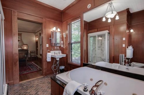 626 4th St, Stillwater MN 55082-4827 exterior