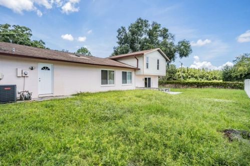 4319 Autumn Leaves Dr, Tampa FL  33624-1179 exterior