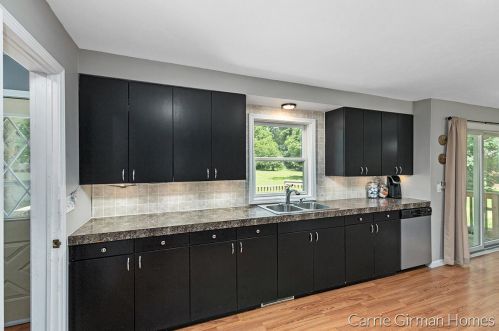 5807 124th Ave, Fennville MI  49408-9468 exterior