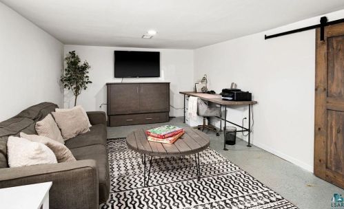 203 Maple Grv Rd, Duluth MN 55811-4728 exterior