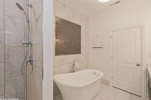 4317 Calumet Ave, Chicago IL 60616-3934 exterior