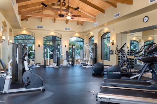 5751 Kolb Rd, Tucson AZ  39204-0871 exterior