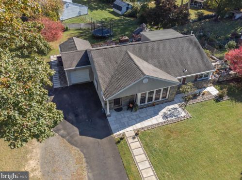 3119 Manor Rd, Huntingdon Valley, PA 19006-4110