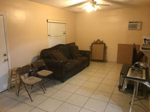 1688 Burlington St, Fort Pierce, FL 34984-3559