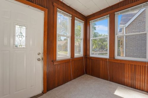 5638 Tripp Ave, Chicago IL 60629-4844 exterior