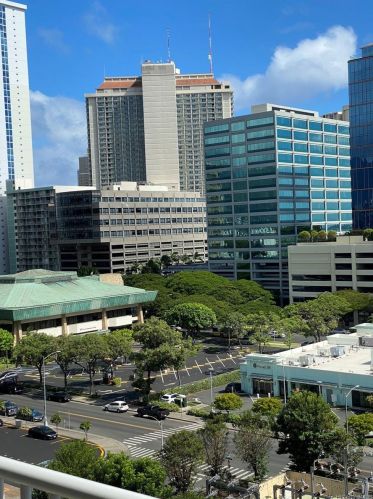 750 Amana St, Honolulu HI  96814-5025 exterior