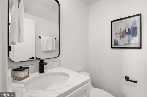 16 Adams St, Washington DC  20001-1026 exterior