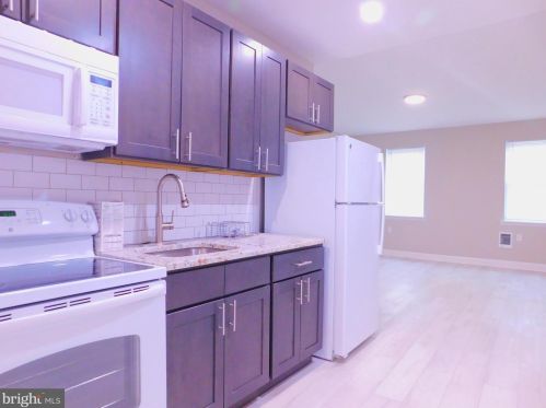 1904 2nd St, Philadelphia PA 19122-1939 exterior