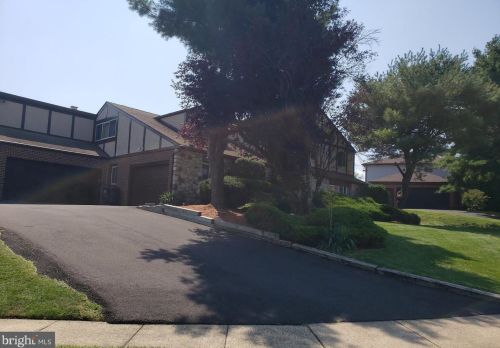 1755 Autumn Leaf Ln, Huntingdon Valley, PA 19006-1514