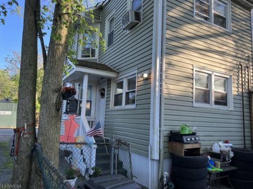 159 Richards Ave, Dover NJ 07801-4120 exterior