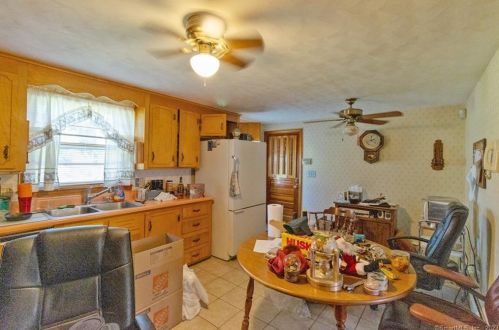 3 Coolidge Dr, Enfield CT 06082-5309 exterior