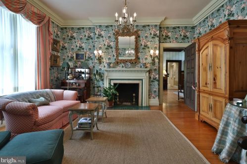 455 Chestnut Hill Ave, Philadelphia PA 19118-2712 exterior