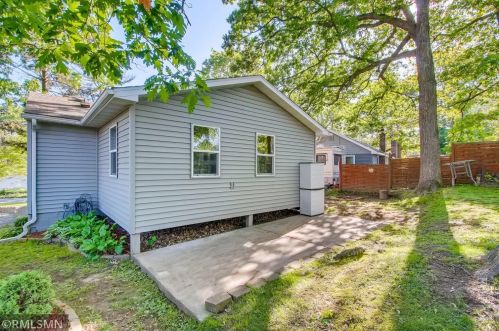 100 Dartmoor Rd, Saint Paul MN 55115-2082 exterior