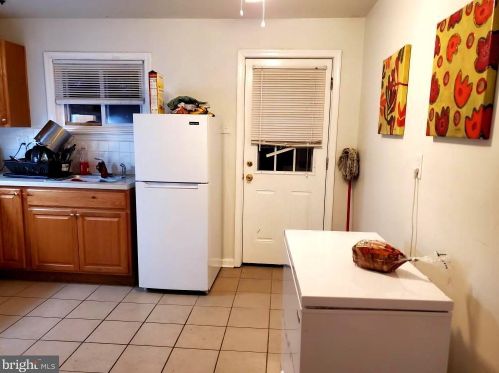 27 8th St, Chester PA 19013-6018 exterior