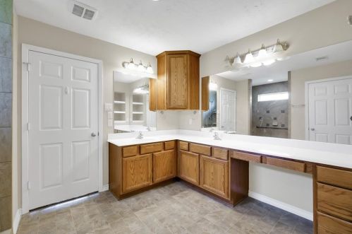 327 Cpe Conroe Dr, Montgomery TX 77356-5718 exterior