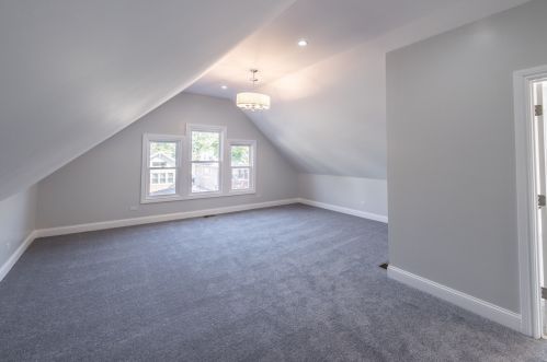 5437 Thomas St, Chicago IL 60651-2813 exterior