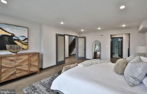 613 Bainbridge St, Philadelphia PA 19146-2413 exterior