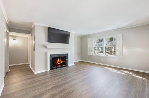 162 Amherst Pl, Atlanta GA  30327-4078 exterior